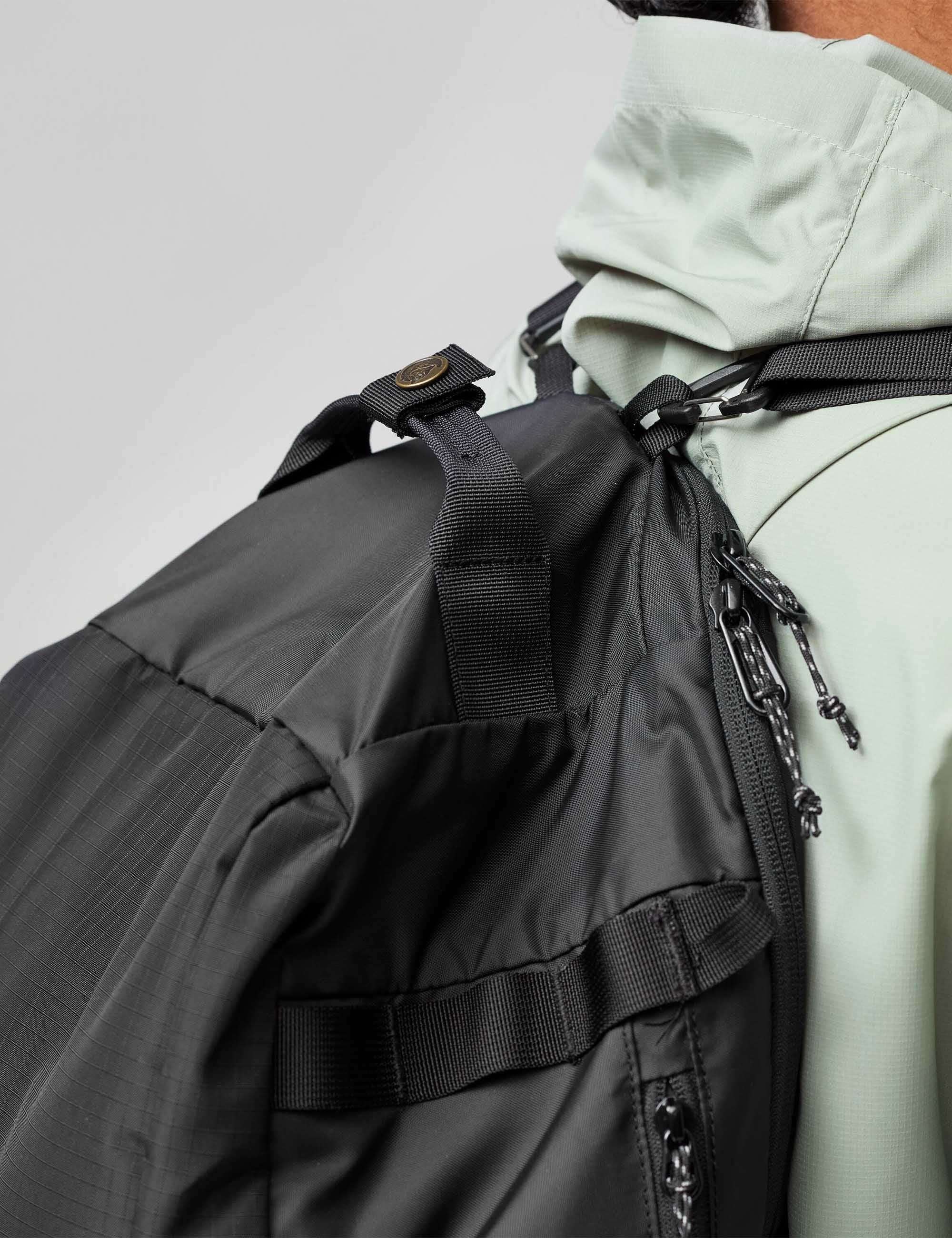High Coast 22L Duffel Bag - Patina Green - Image 8