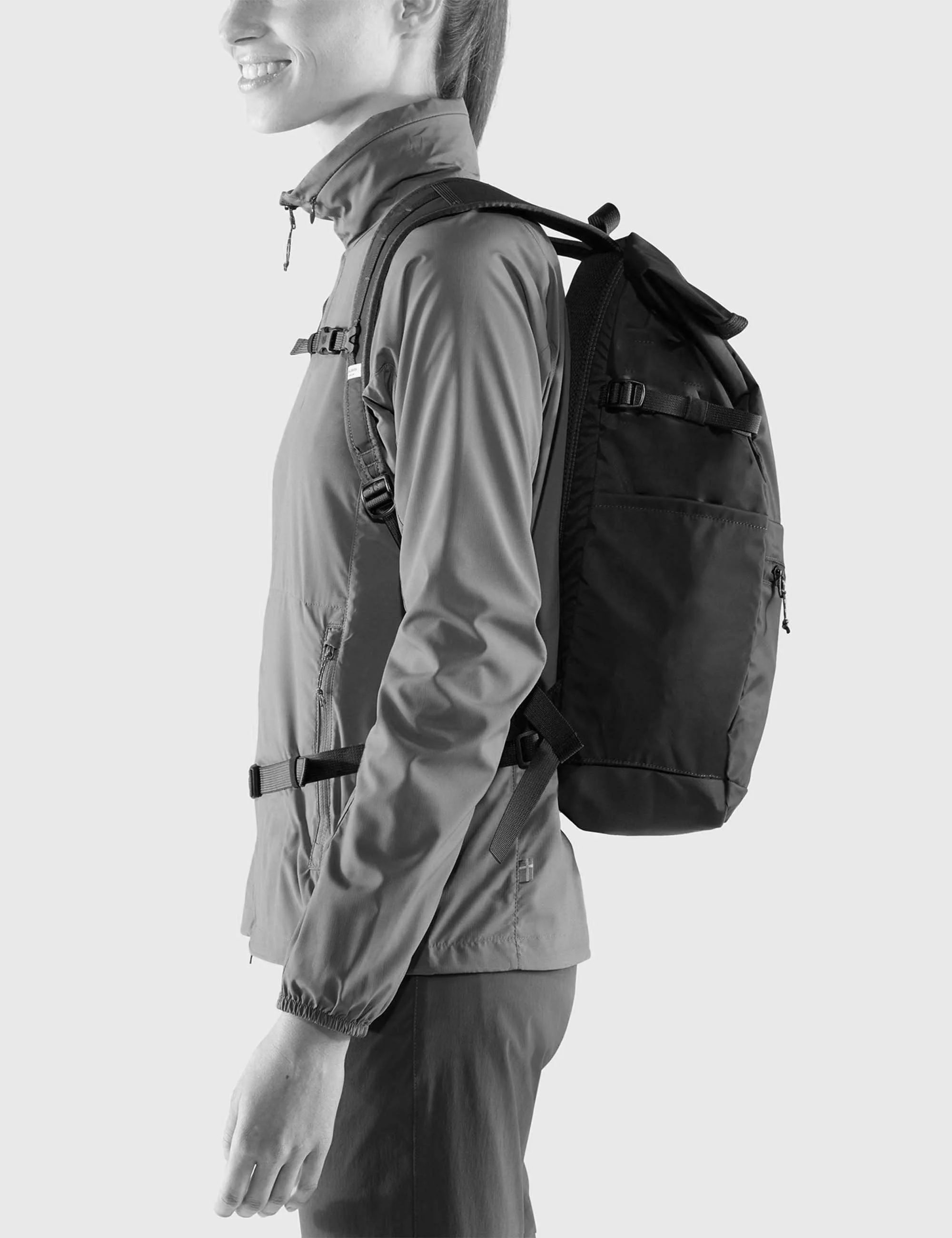 High Coast 24L Foldsack - Black - Image 5