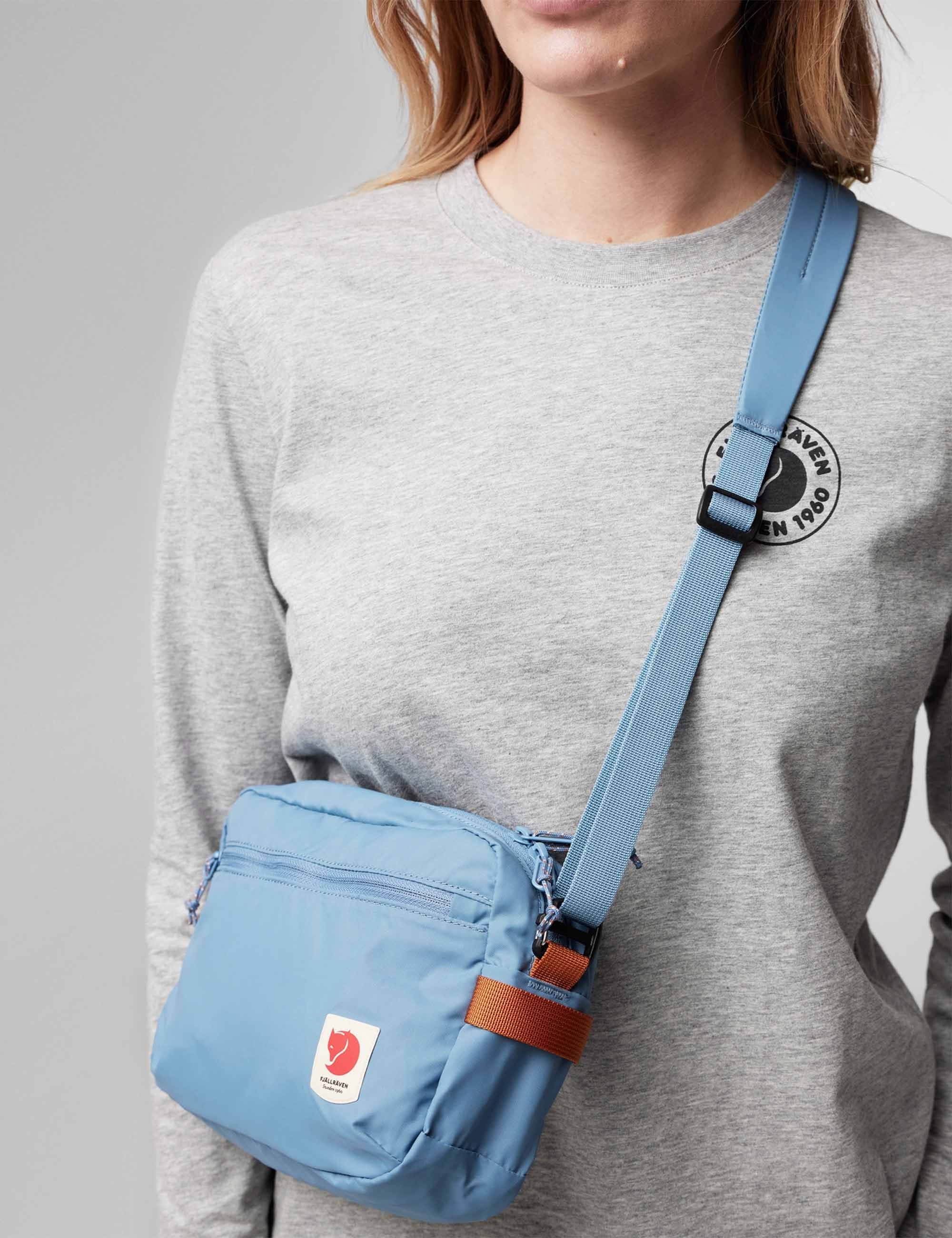 High Coast Crossbody 3L Bag - Navy - Image 5
