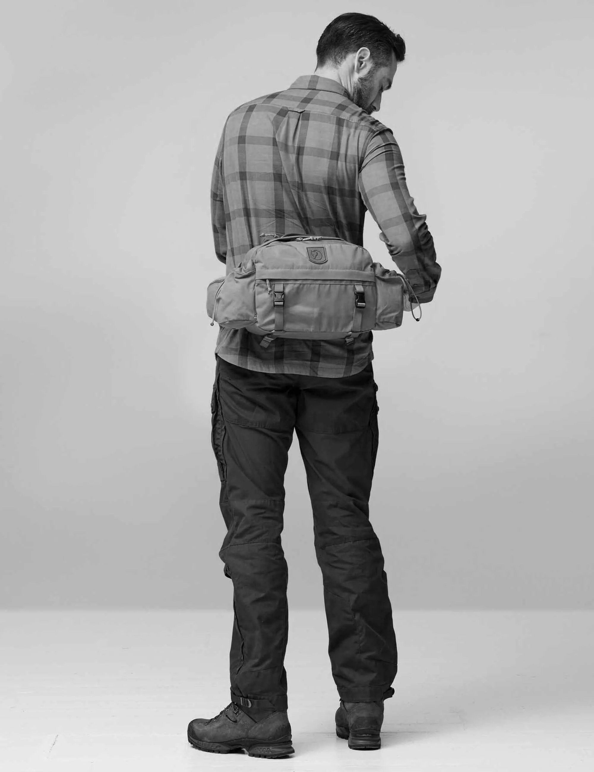 Singi 10L Hip Pack - Dark Olive - Image 4