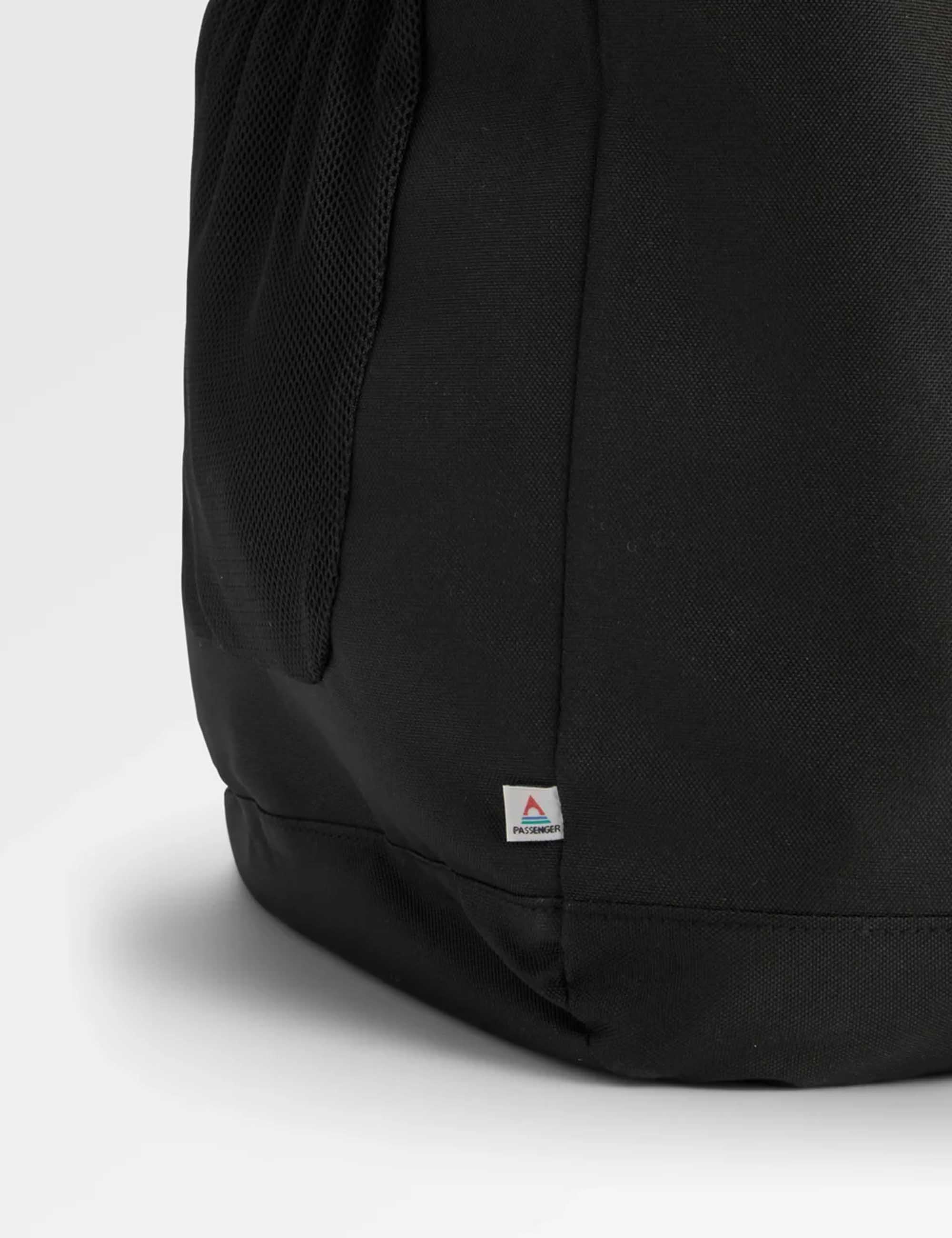 Boondocker Gear Tote 48L - Black - Image 6