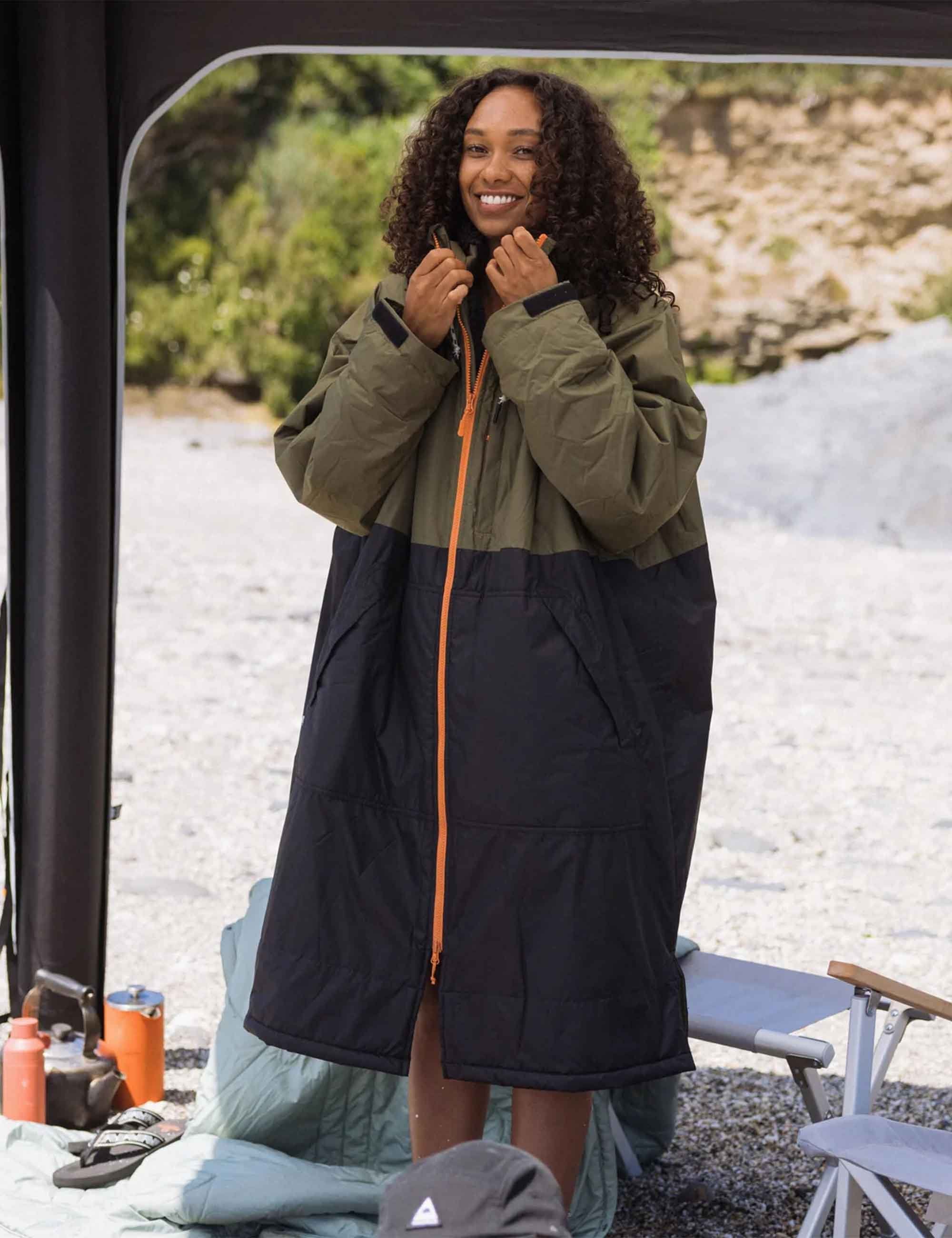 Waves Sherpa Lined Changing Robe - Black/Khaki - Image 2