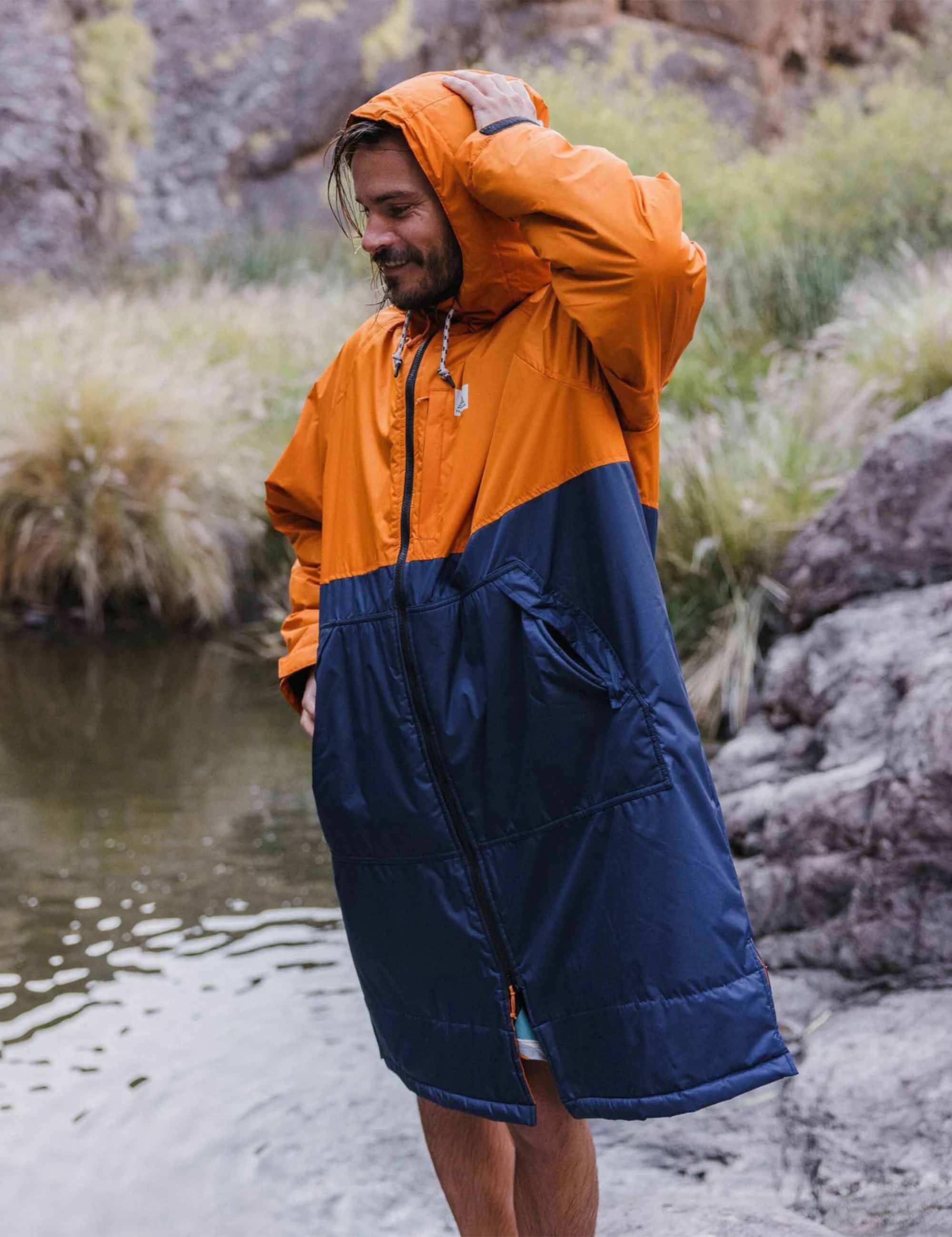 Waves Sherpa Lined Changing Robe - Sunrise Orange/Rich Navy - Image 7