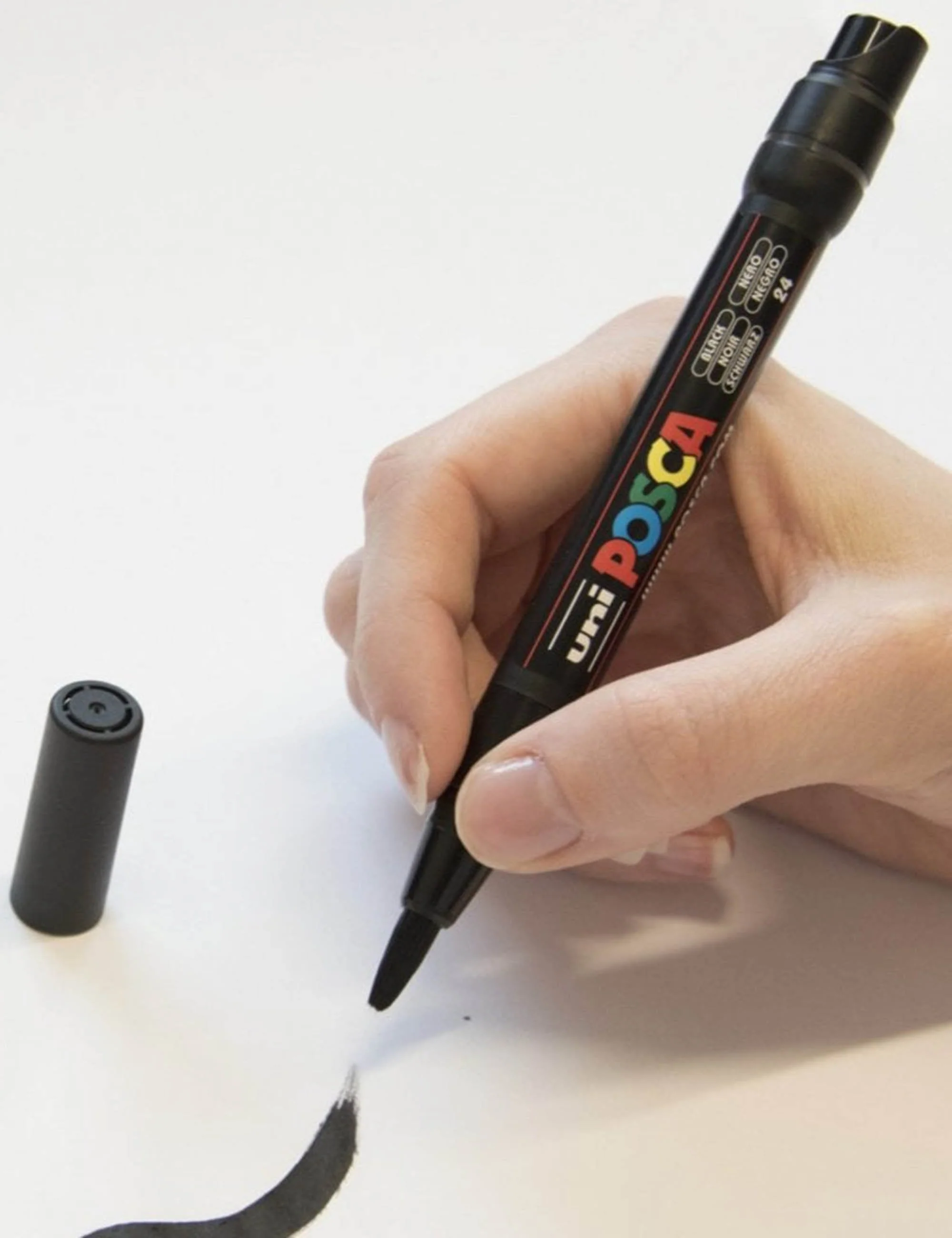 PCF-350 (Brush) Paint Pen - Black - Image 4