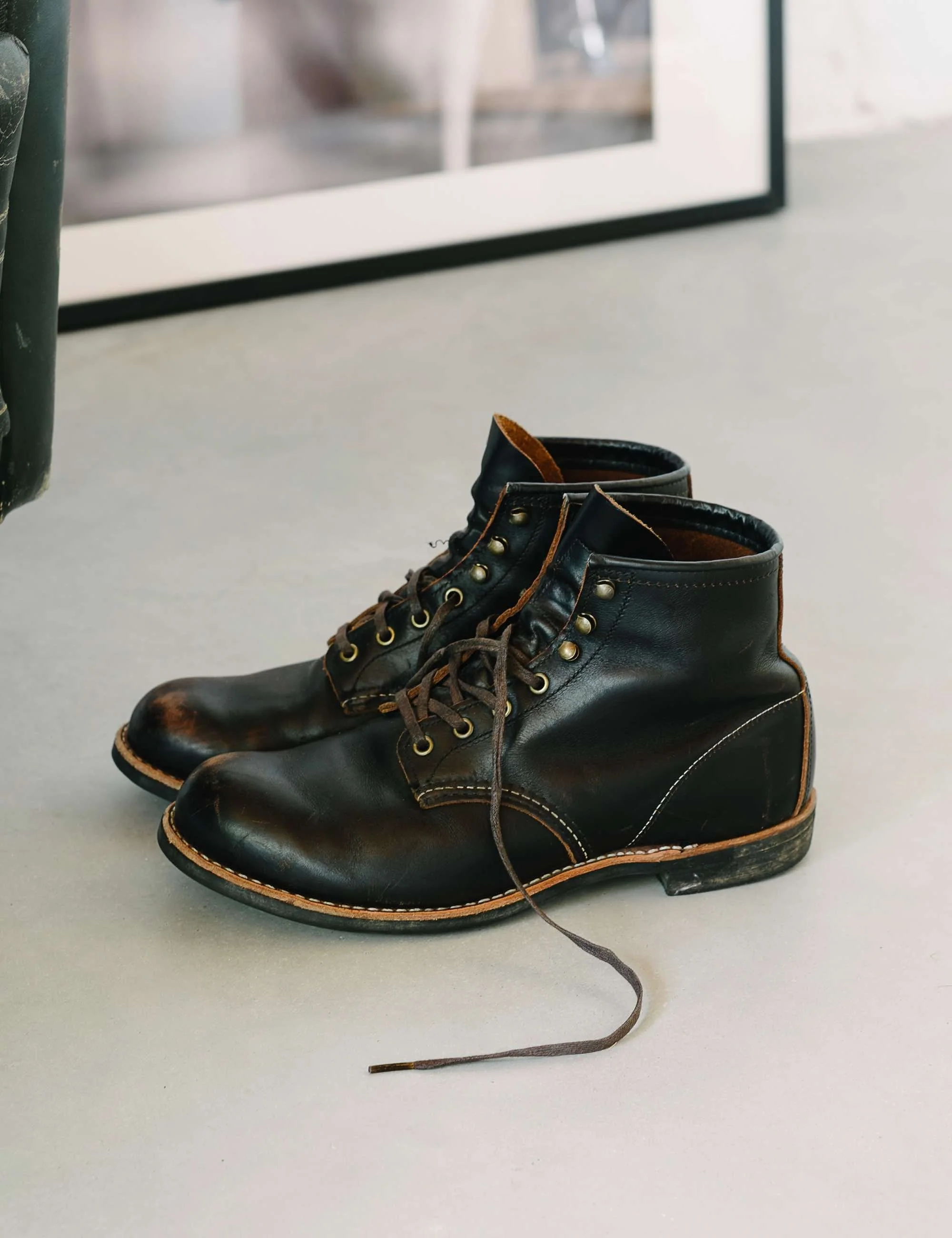 3345 Heritage 6" Blacksmith Boot - Black Prairie Leather - Image 6
