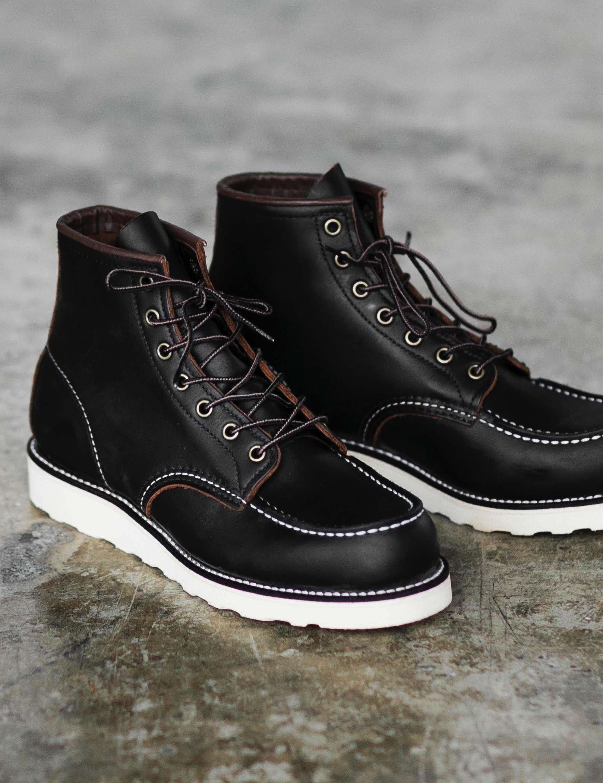 8849 Heritage 6" Moc Toe Boot - Black Prairie Leather - Image 6