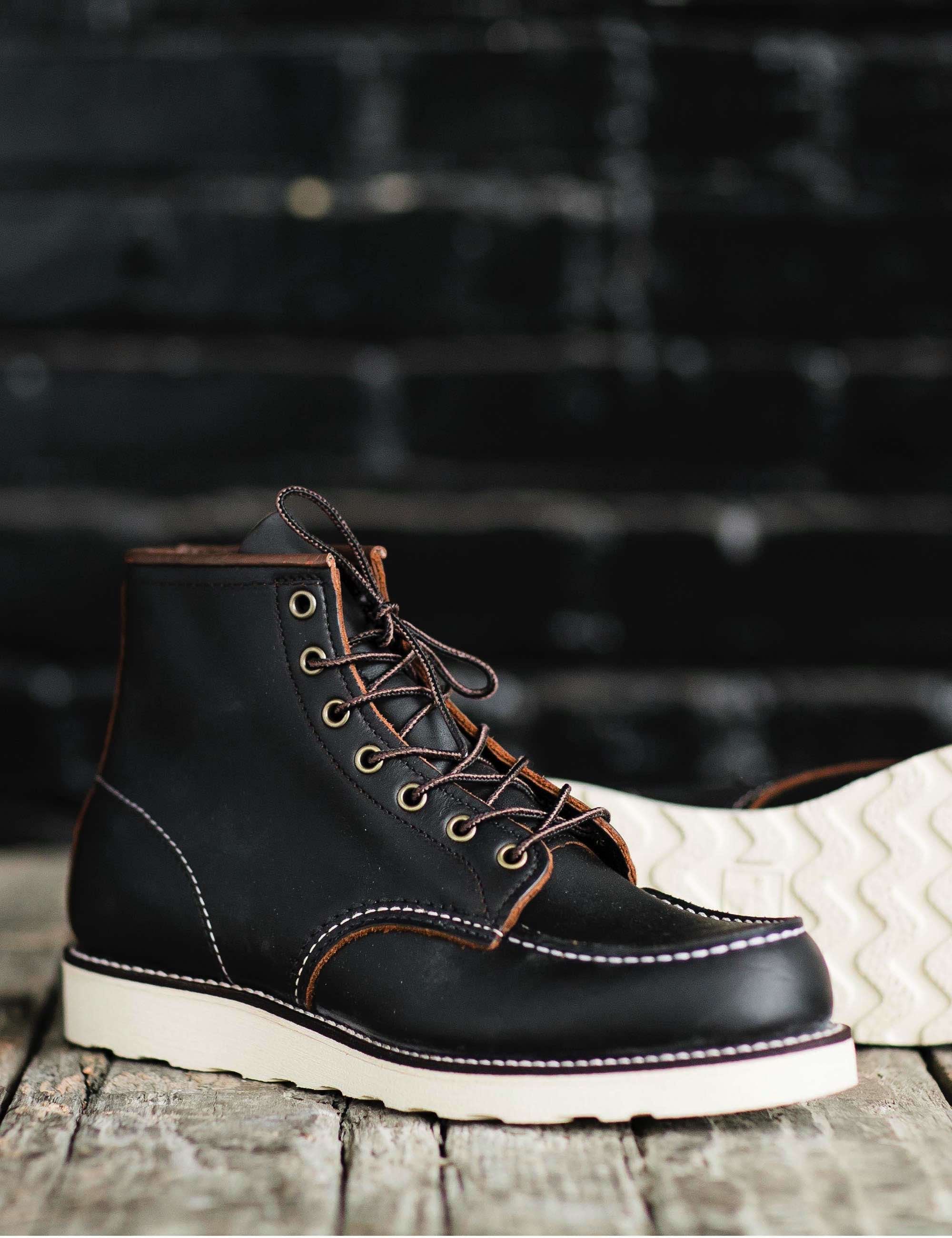 8849 Heritage 6" Moc Toe Boot - Black Prairie Leather - Image 7