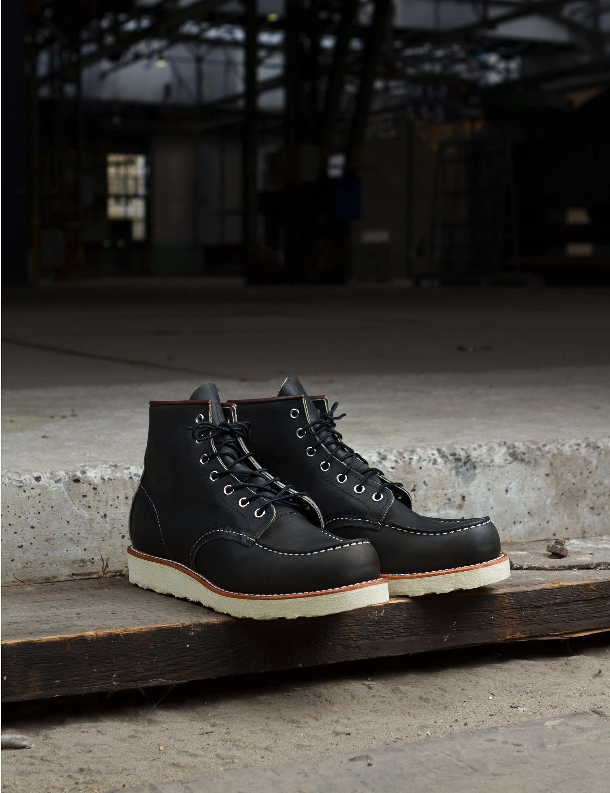 8890 Heritage 6" Moc Toe Boot - Charcoal Rough & Tough Leather - Image 7