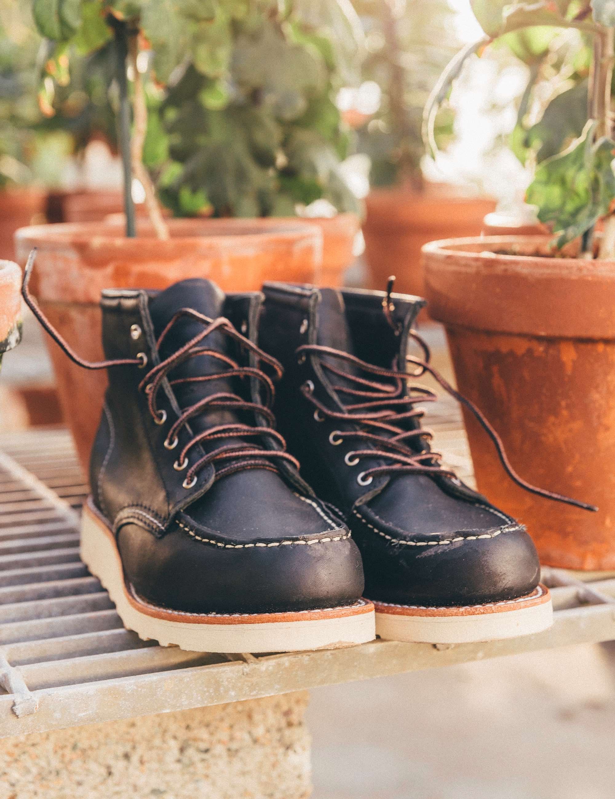 Women's 3373 Heritage 6" Moc Toe Boot - Black Boundary Leather - Image 7